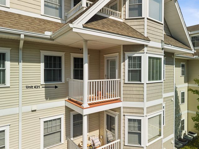 4 Sterling Hill Ln Apt 431, Exeter, NH 03833