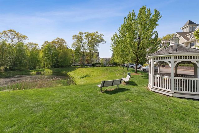 4 Sterling Hill Ln Apt 431, Exeter, NH 03833