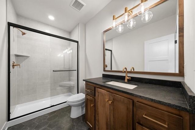 1805 SW Arbormist Drive, Lee's Summit, MO 64082