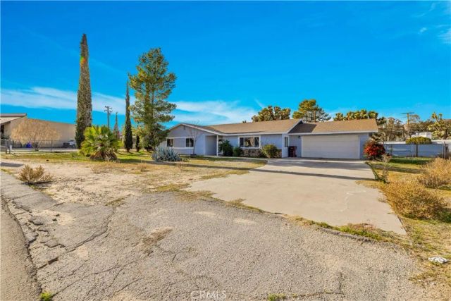 7010 Airway Avenue, Yucca Valley, CA 92284