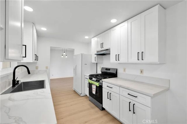 7010 Airway Avenue, Yucca Valley, CA 92284