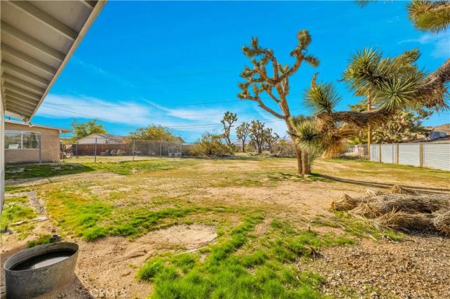 7010 Airway Avenue, Yucca Valley, CA 92284