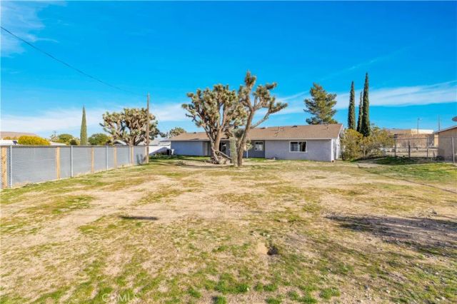 7010 Airway Avenue, Yucca Valley, CA 92284