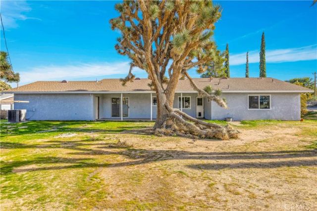 7010 Airway Avenue, Yucca Valley, CA 92284
