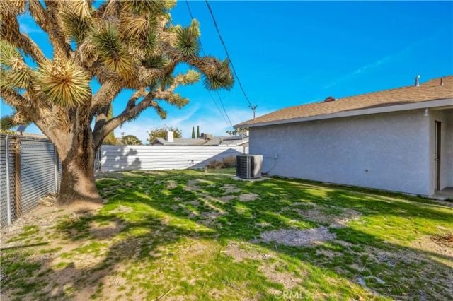 7010 Airway Avenue, Yucca Valley, CA 92284