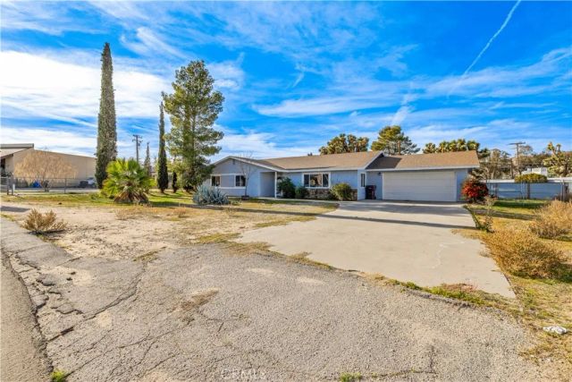 7010 Airway Avenue, Yucca Valley, CA 92284