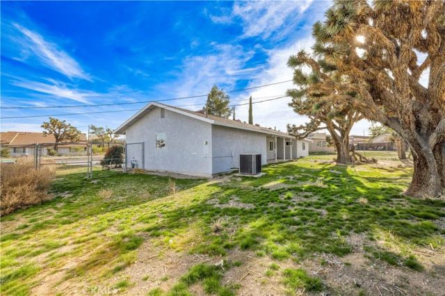 7010 Airway Avenue, Yucca Valley, CA 92284