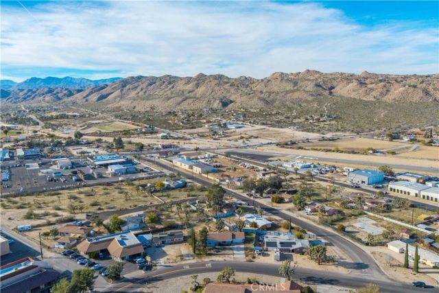 7010 Airway Avenue, Yucca Valley, CA 92284