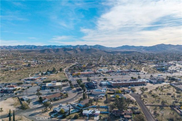 7010 Airway Avenue, Yucca Valley, CA 92284
