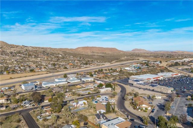 7010 Airway Avenue, Yucca Valley, CA 92284