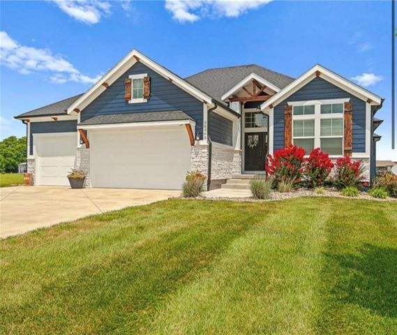 30303 Woodland Drive, Pleasant Hill, MO 64080