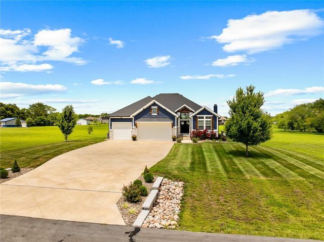 30303 Woodland Drive, Pleasant Hill, MO 64080