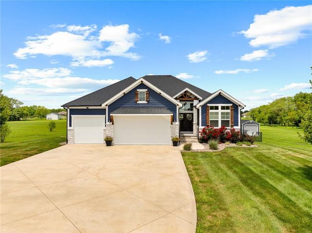 30303 Woodland Drive, Pleasant Hill, MO 64080