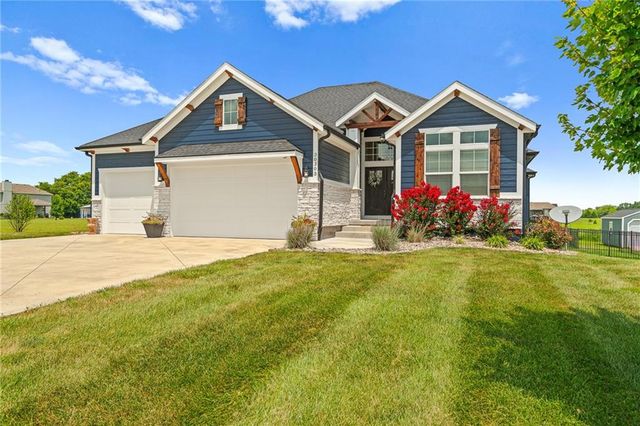 30303 Woodland Drive, Pleasant Hill, MO 64080