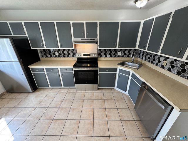 497 Scott Road 5, Waterbury, CT 06705