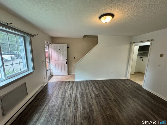 497 Scott Road 5, Waterbury, CT 06705
