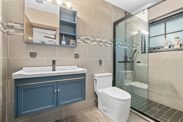 2307 Lake Street 2, Evanston, IL 60201