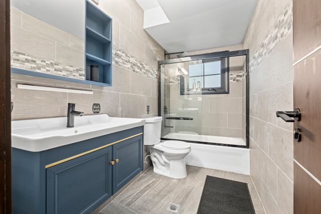 2307 Lake Street 2, Evanston, IL 60201