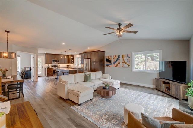 4285 Rutland Dunn Townline Road, Oregon, WI 53575