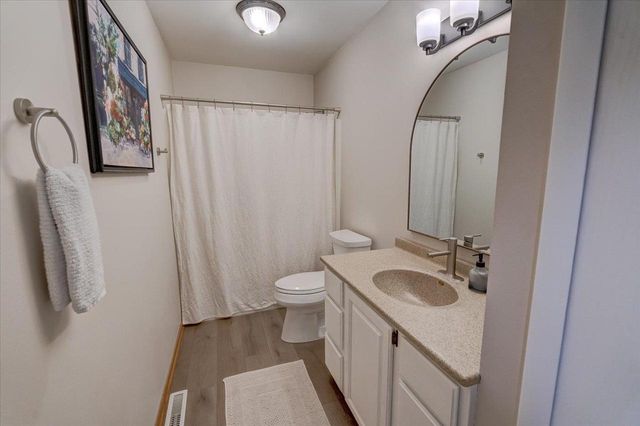 4285 Rutland Dunn Townline Road, Oregon, WI 53575