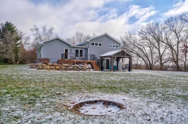 4285 Rutland Dunn Townline Road, Oregon, WI 53575