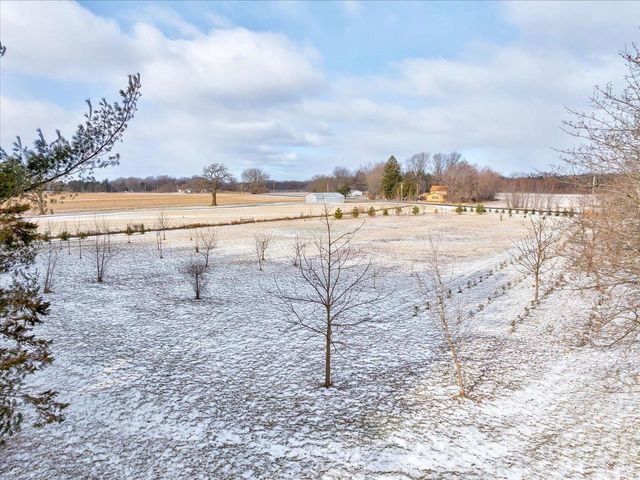 4285 Rutland Dunn Townline Road, Oregon, WI 53575