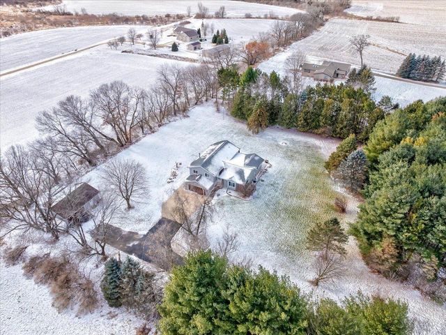 4285 Rutland Dunn Townline Road, Oregon, WI 53575