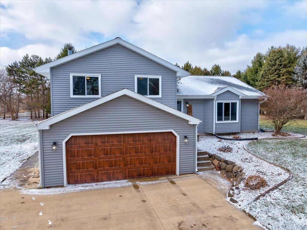 4285 Rutland Dunn Townline Road, Oregon, WI 53575