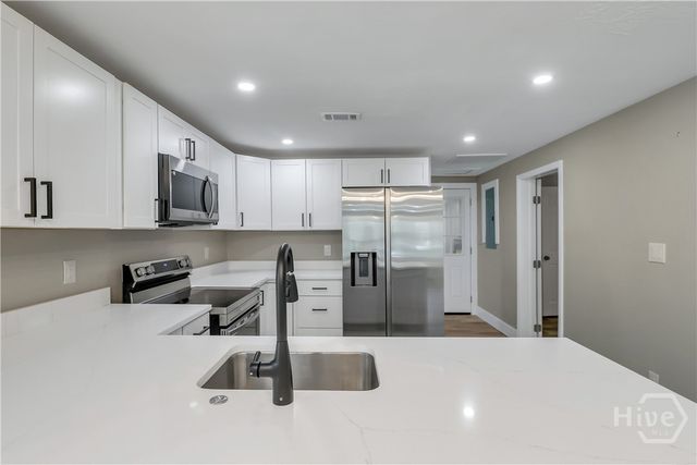 824 W 47th Street, Savannah, GA 31405