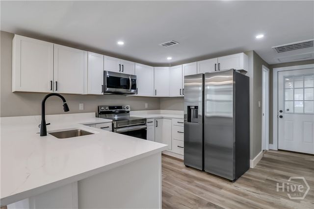 824 W 47th Street, Savannah, GA 31405