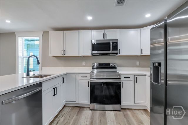 824 W 47th Street, Savannah, GA 31405