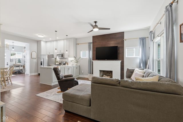 915 E Pleasant Run Parkway South Drive, Indianapolis, IN 46203