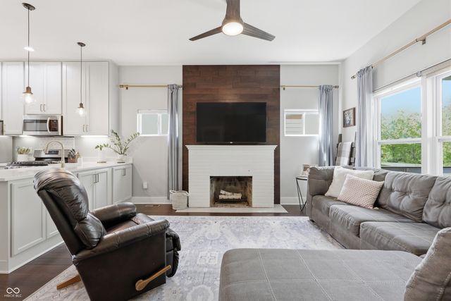 915 E Pleasant Run Parkway South Drive, Indianapolis, IN 46203