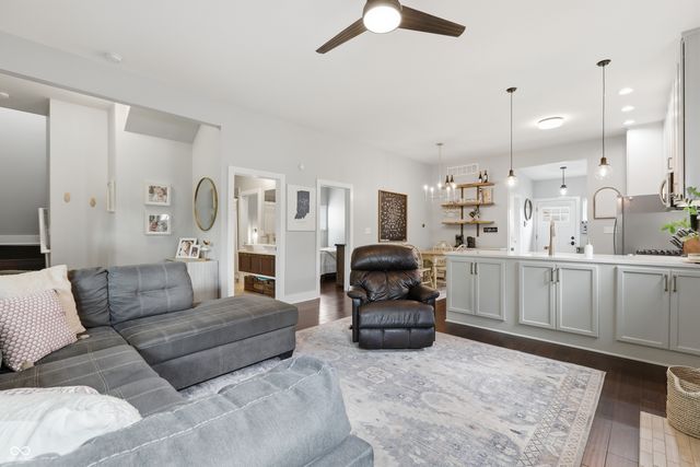915 E Pleasant Run Parkway South Drive, Indianapolis, IN 46203
