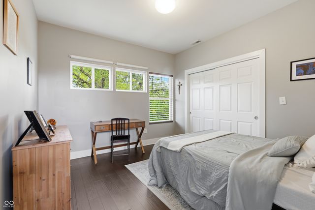 915 E Pleasant Run Parkway South Drive, Indianapolis, IN 46203