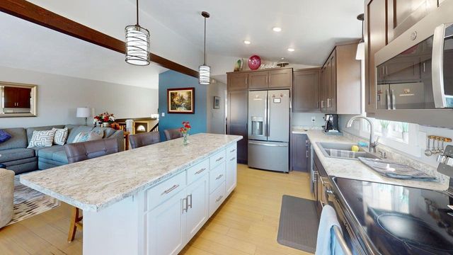 285 W Greenfield AVENUE, Algoma, WI 54201