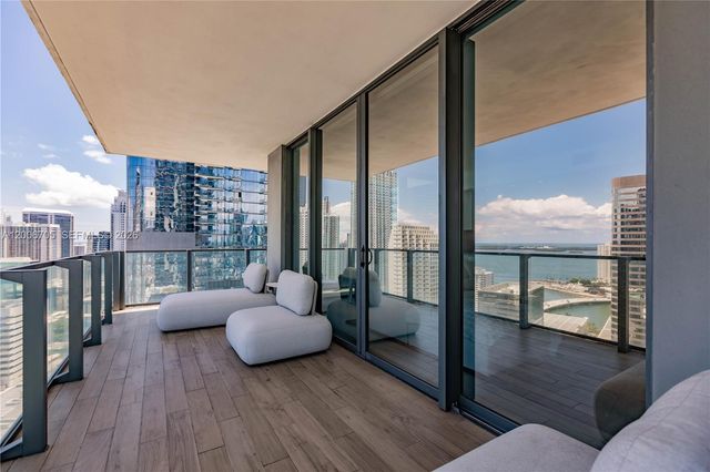 68 SE 6th St 2701, Miami, FL 33131