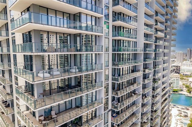 68 SE 6th St 2701, Miami, FL 33131