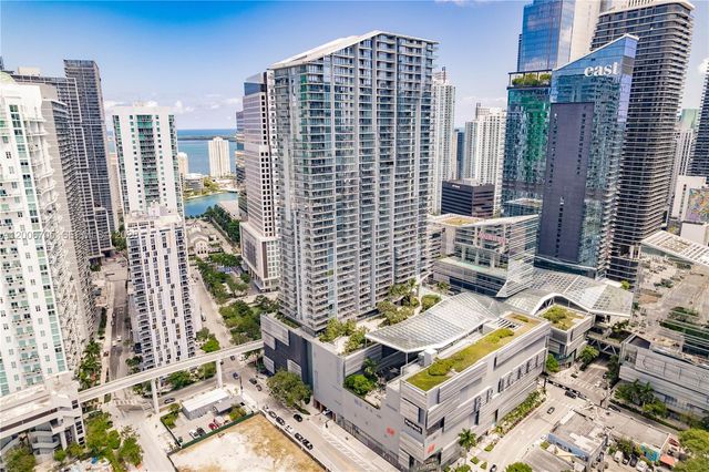 68 SE 6th St 2701, Miami, FL 33131