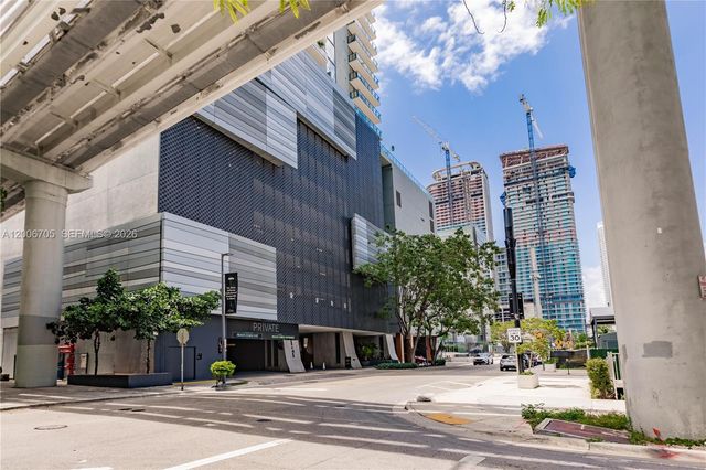 68 SE 6th St 2701, Miami, FL 33131