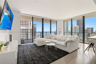 68 SE 6th St 2701, Miami, FL 33131