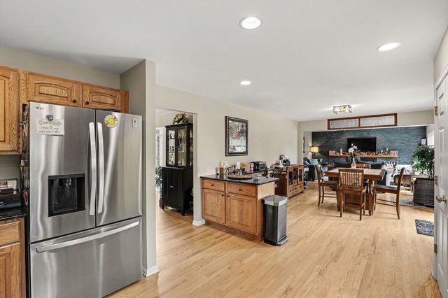 3544 S Creek Drive, Rochester, MI 48306