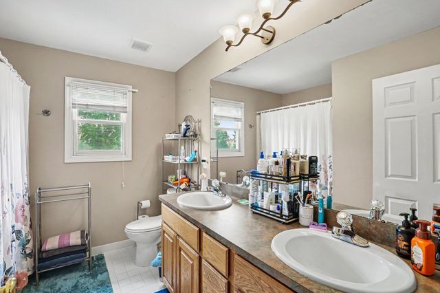 3544 S Creek Drive, Rochester, MI 48306