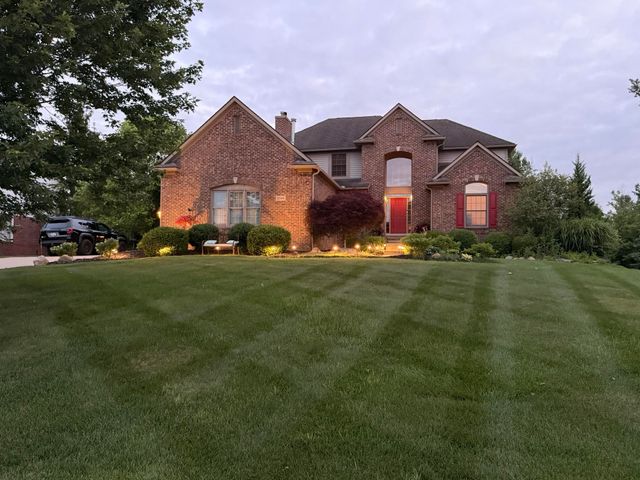 3544 S Creek Drive, Rochester, MI 48306