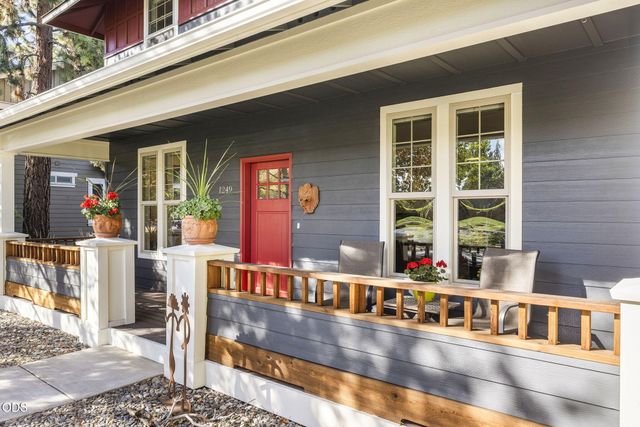 1249 NW John Fremont Street, Bend, OR 97703