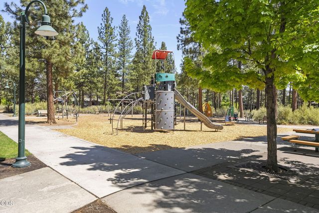 1249 NW John Fremont Street, Bend, OR 97703
