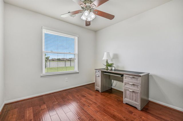 318 Lake Line Drive, Alvin, TX 77511