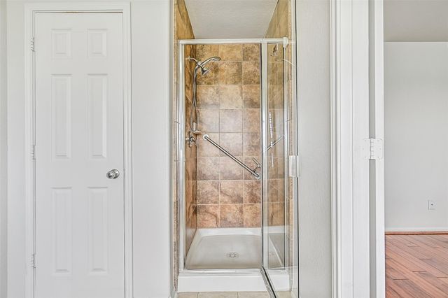 318 Lake Line Drive, Alvin, TX 77511