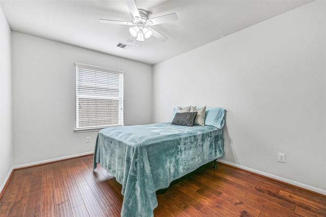 318 Lake Line Drive, Alvin, TX 77511