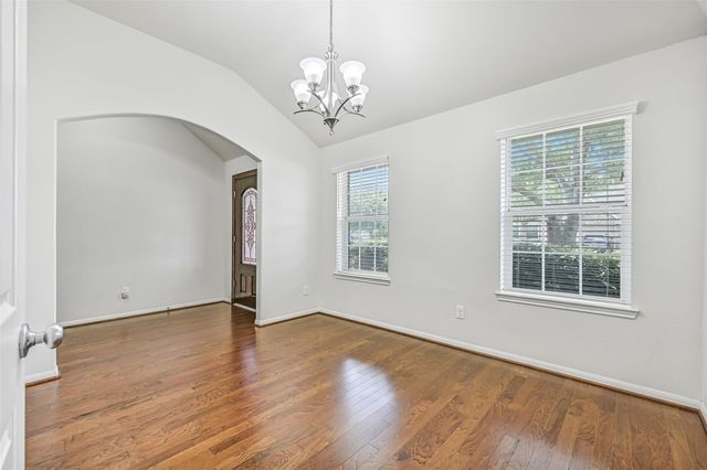 318 Lake Line Drive, Alvin, TX 77511